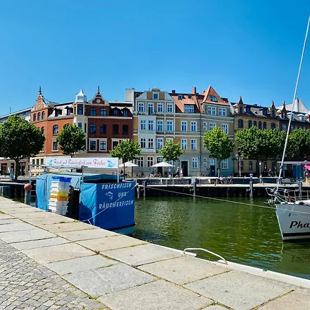 Hafencity App No 4